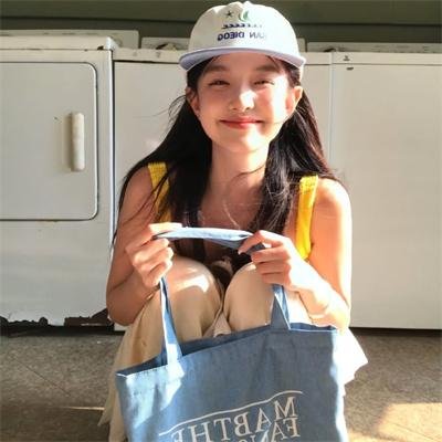 银杏飘落